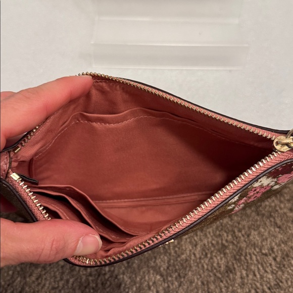 Coach Corner Zip Wristlet In Signature Canvas With Floral Print - Picture 5 of 6